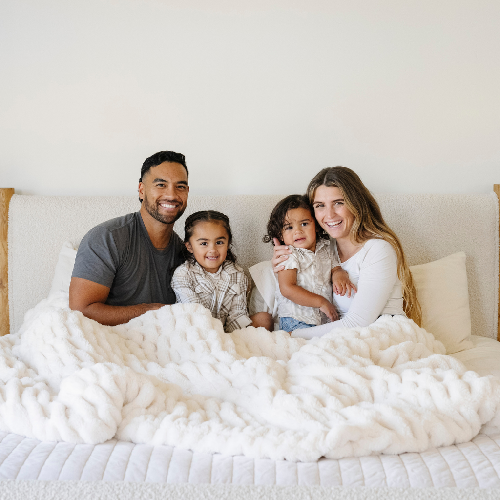 DOUBLE RUCHED FAUX FUR XL THROW BLANKETS