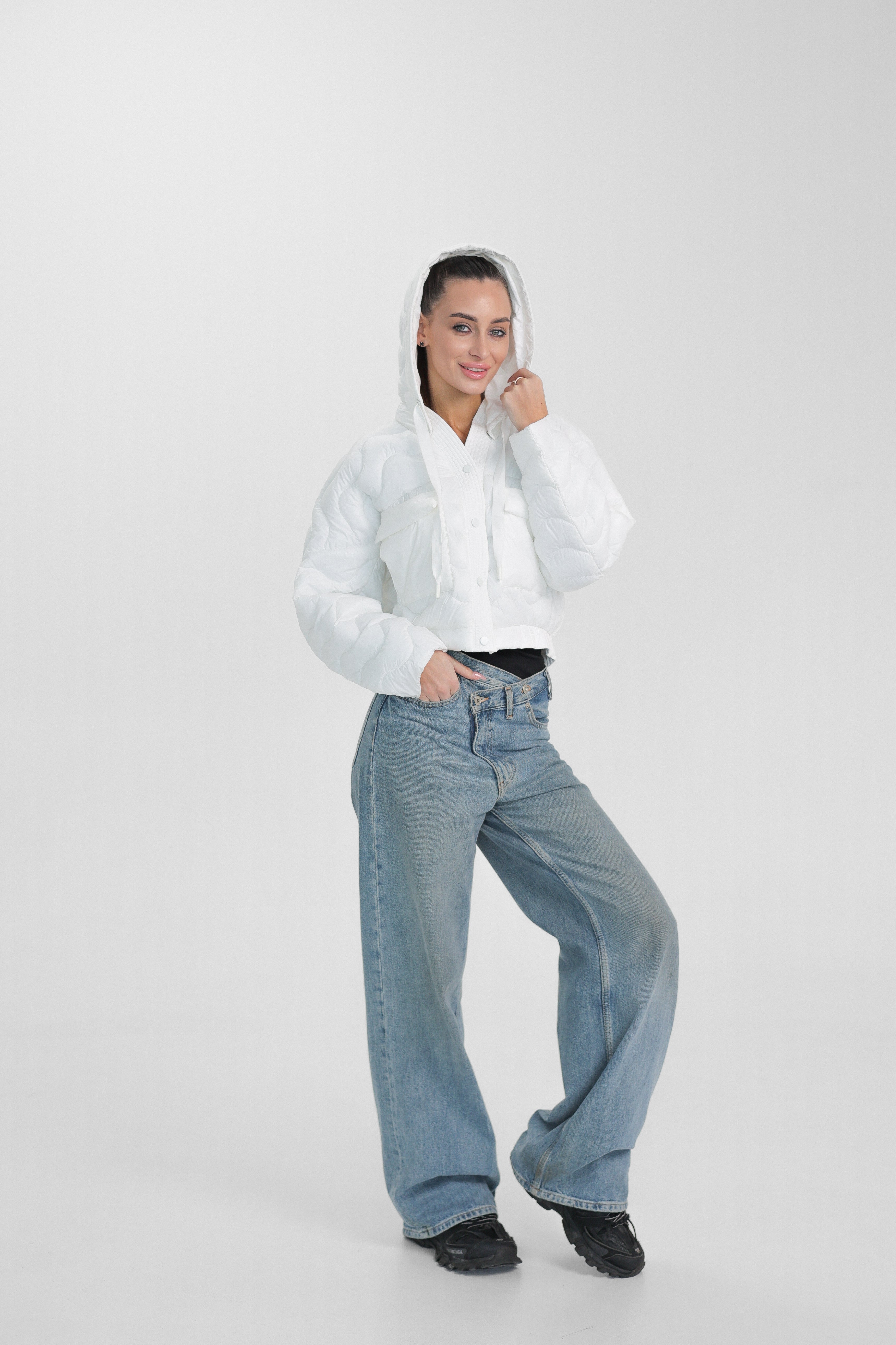 LEXI CROPPED JACKET IN WHITE