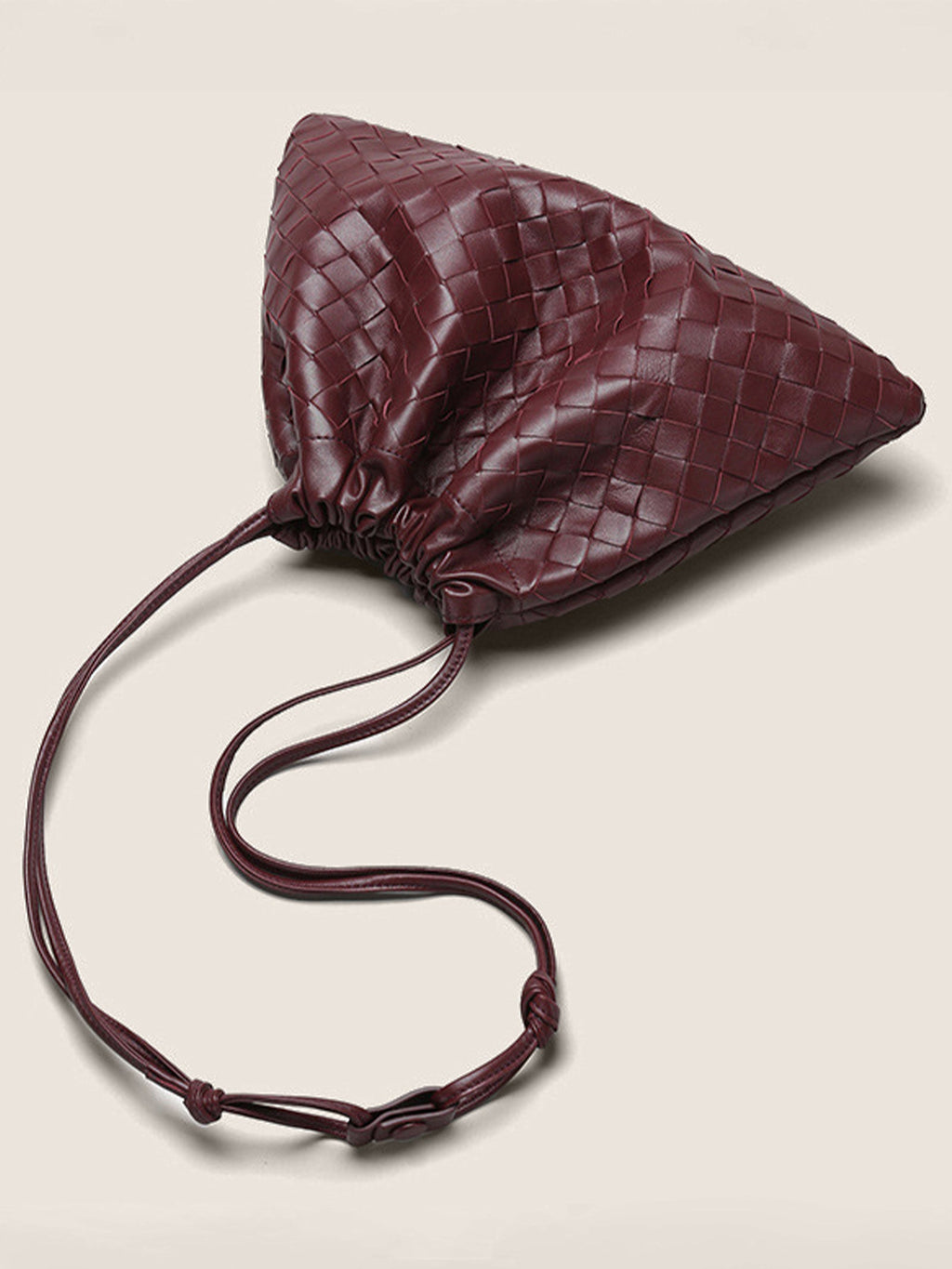SHEEPSKIN WOVEN DRAWSTRING COMMUTER TOTE