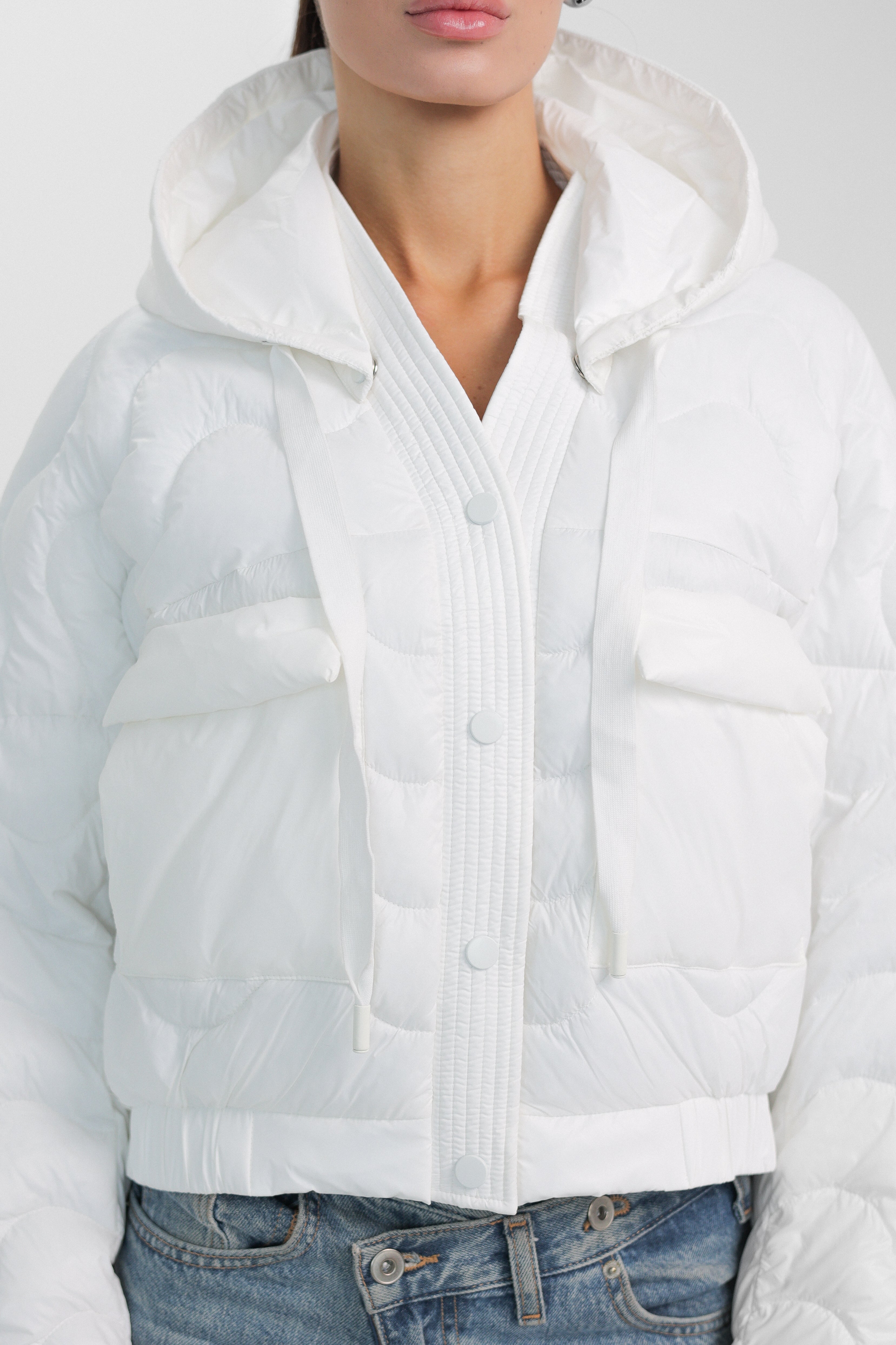LEXI CROPPED JACKET IN WHITE