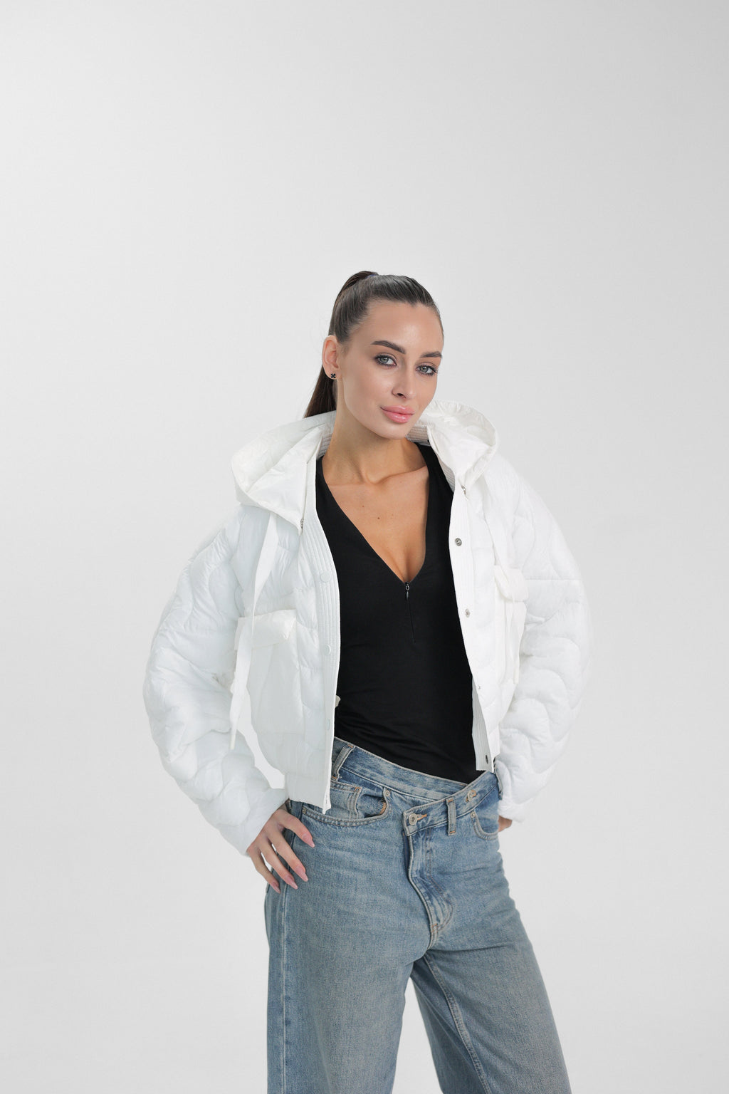 LEXI CROPPED JACKET IN WHITE