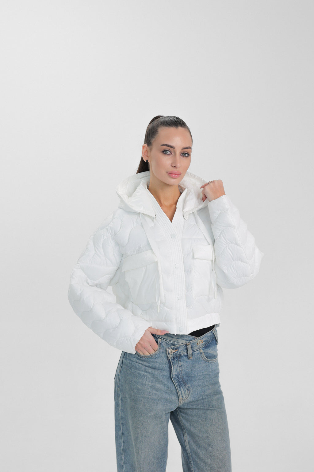 LEXI CROPPED JACKET IN WHITE