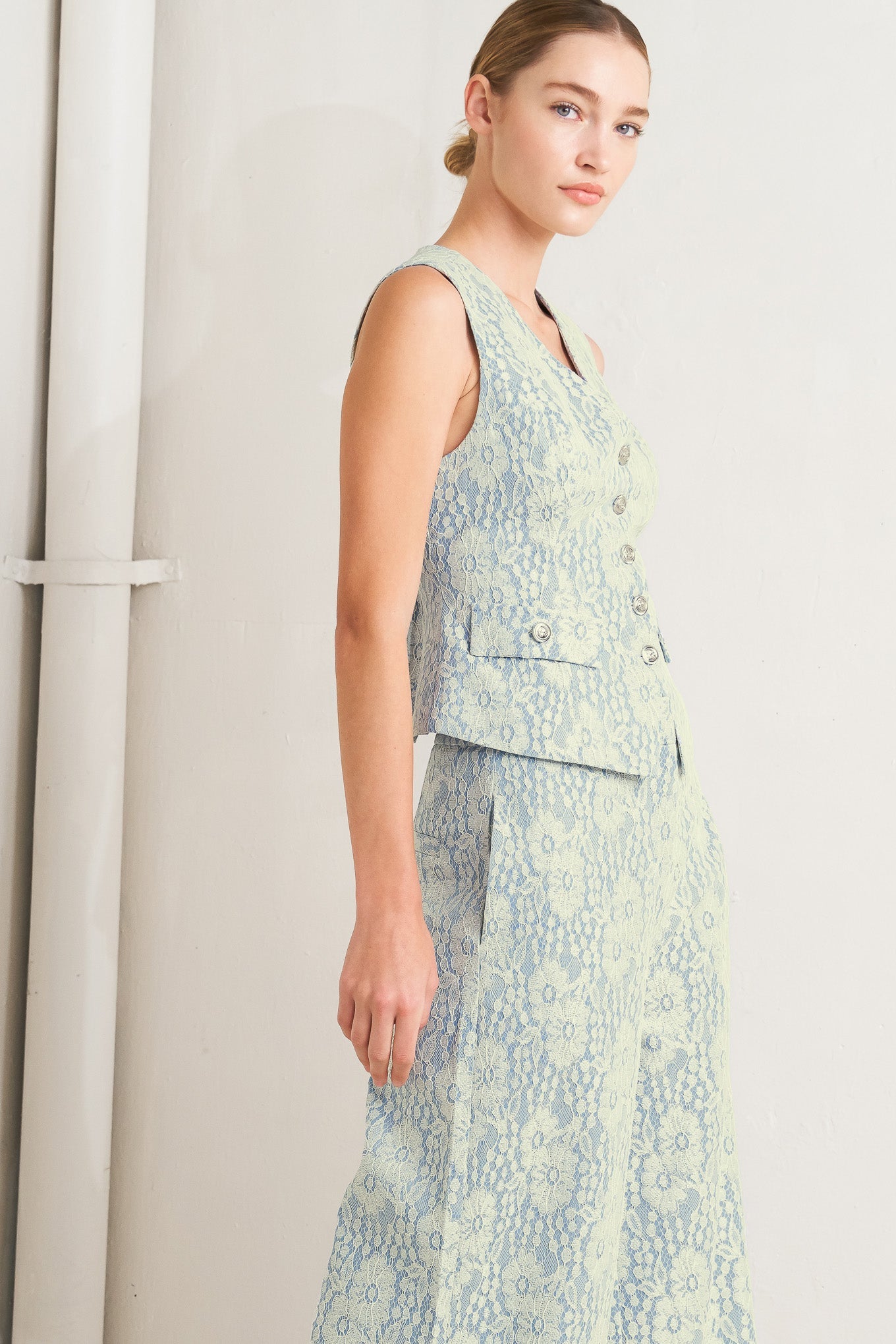 EASY ELEGANCE WOVEN LACE VEST