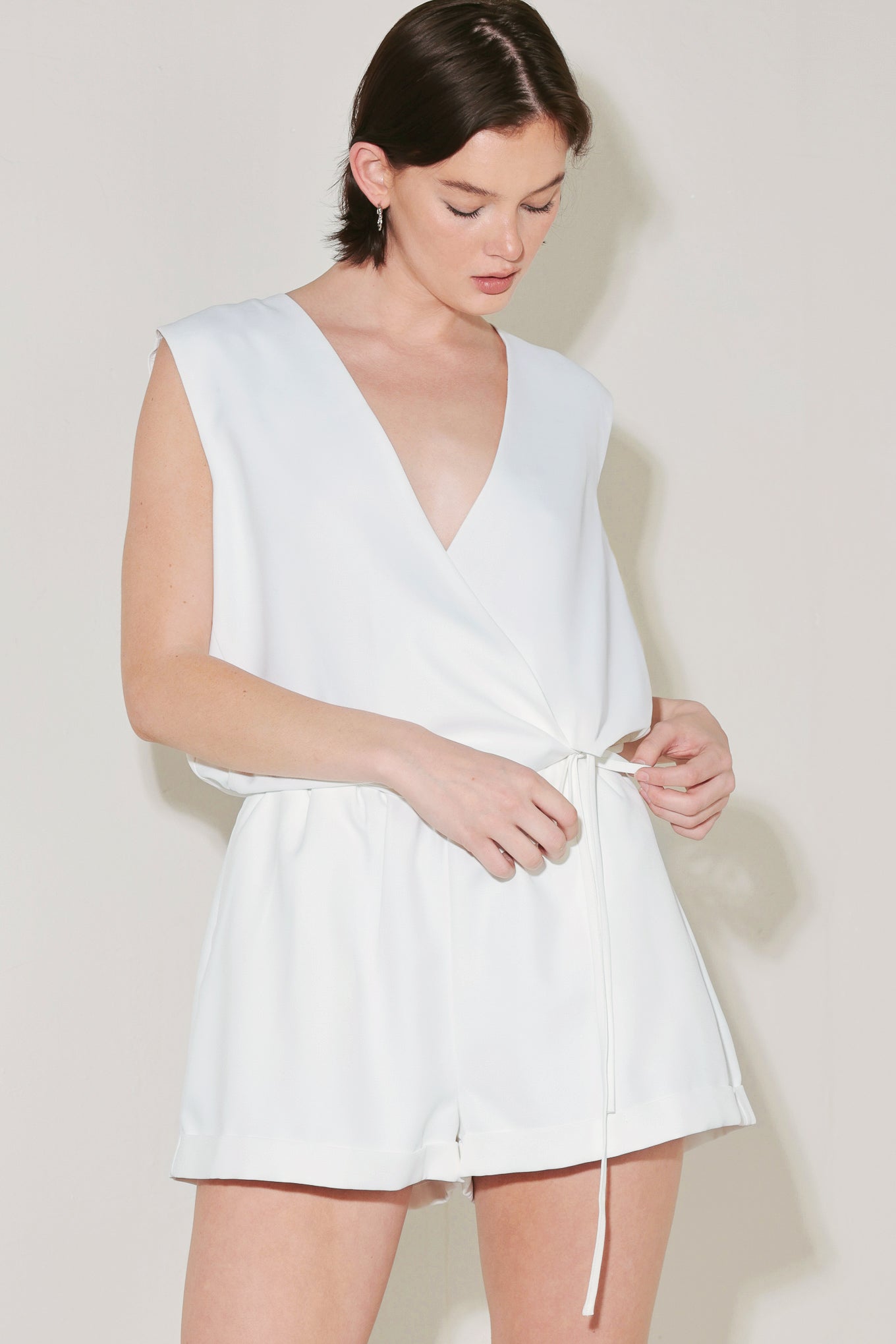 SUMMER ICON MODE WOVEN TOP