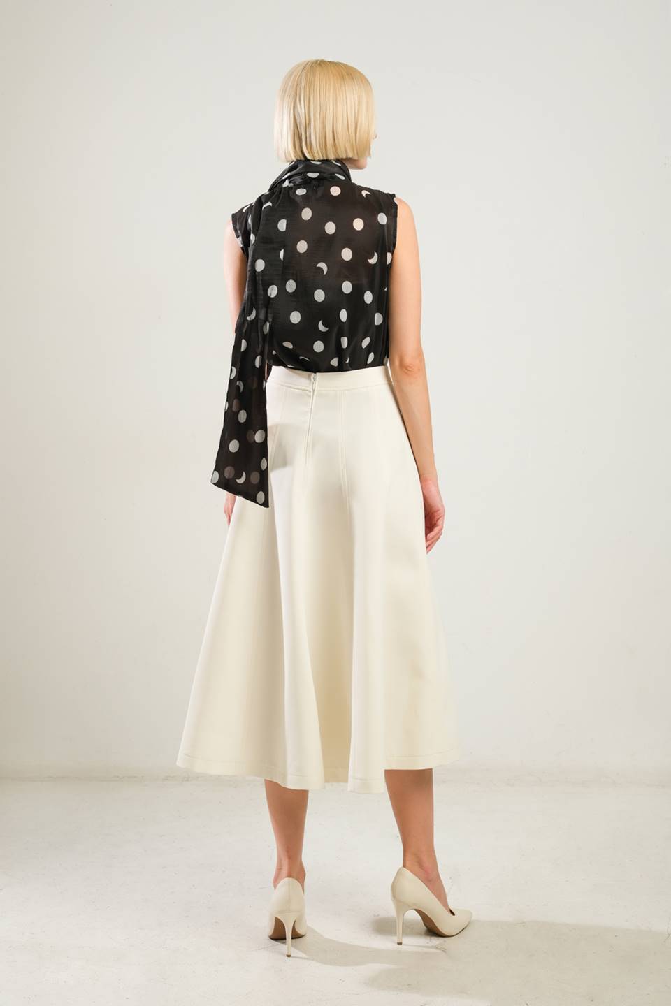 DELICATE TOUCH WOVEN SKIRT