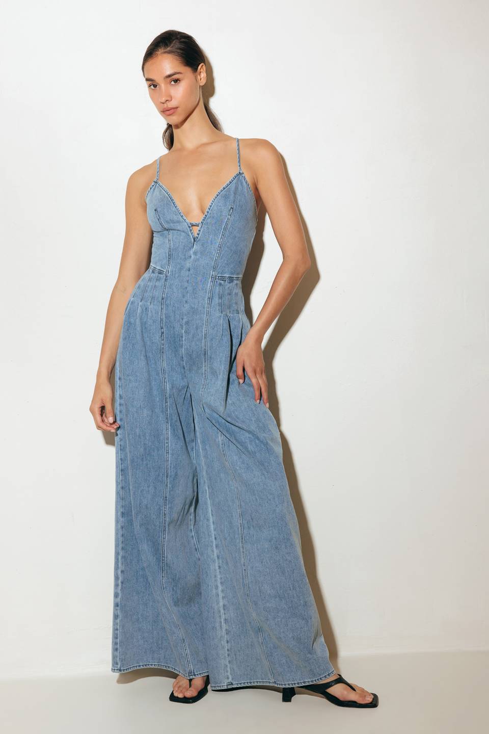 EASED LINE LIGHT DENIM JUMPSUIT