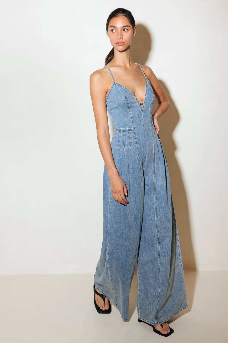 EASED LINE LIGHT DENIM JUMPSUIT