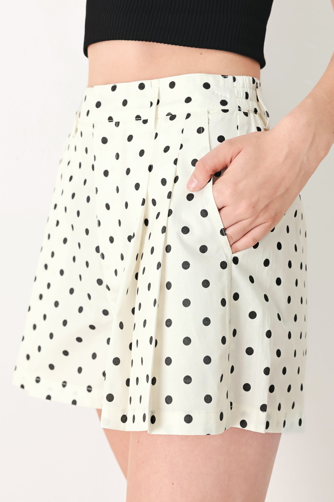 CHAMPAGNE DOTS SHORTS