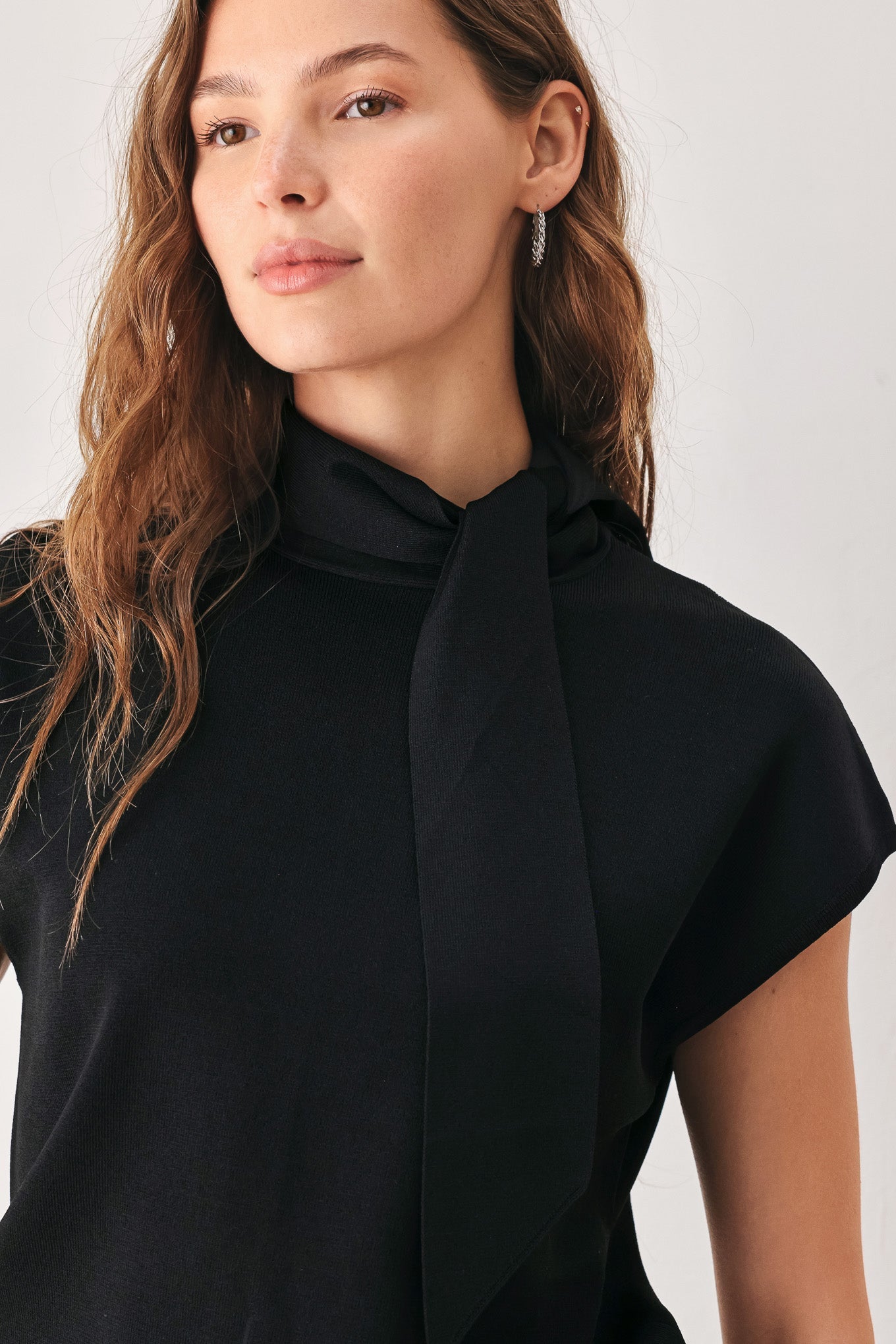 AMBER SOFT KNIT SCARF TOP
