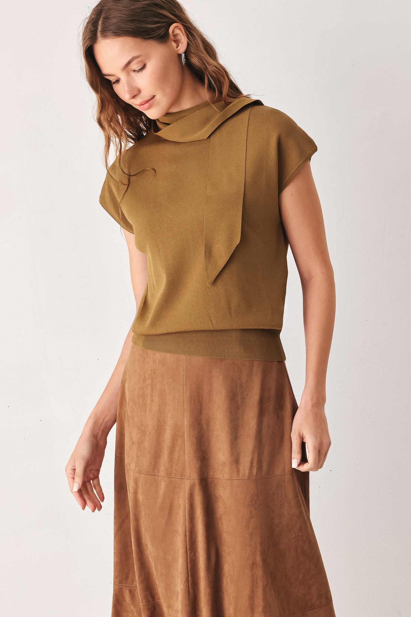 AMBER SOFT KNIT SCARF TOP