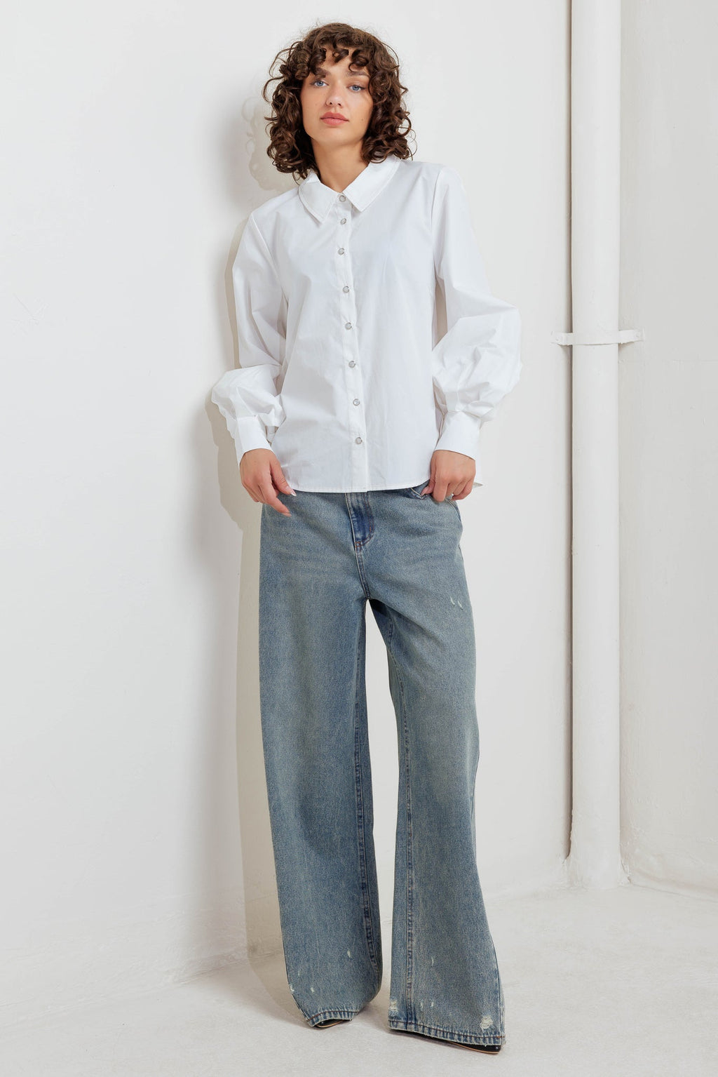 WHITE NOISE SOLID WOVEN TOP