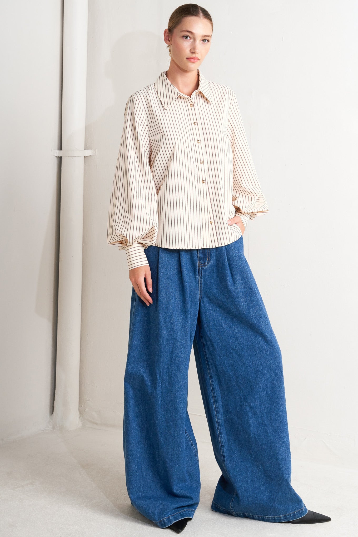 PINSTRIPE CHIC TOP