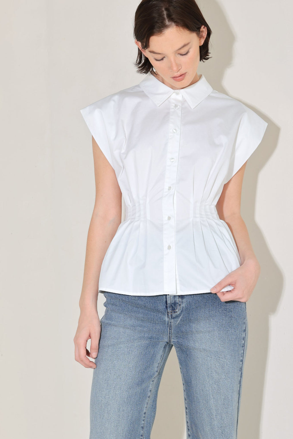 MODERN POISE WOVEN TOP