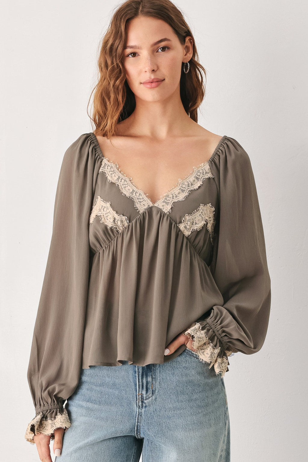 GREIGE ROMANTIC LACE-TRIM WOVEN TOP
