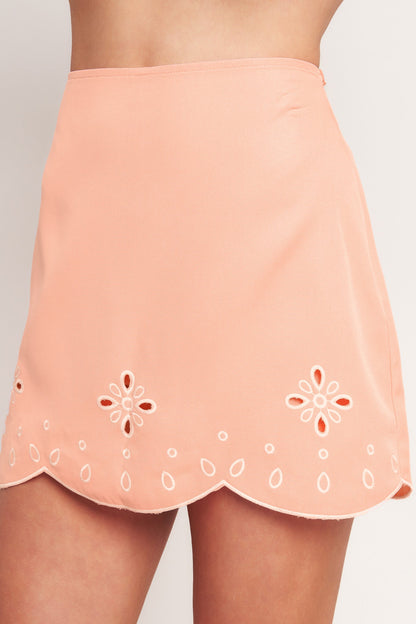 LOVE PEACH WOVEN MINI SKIRT
