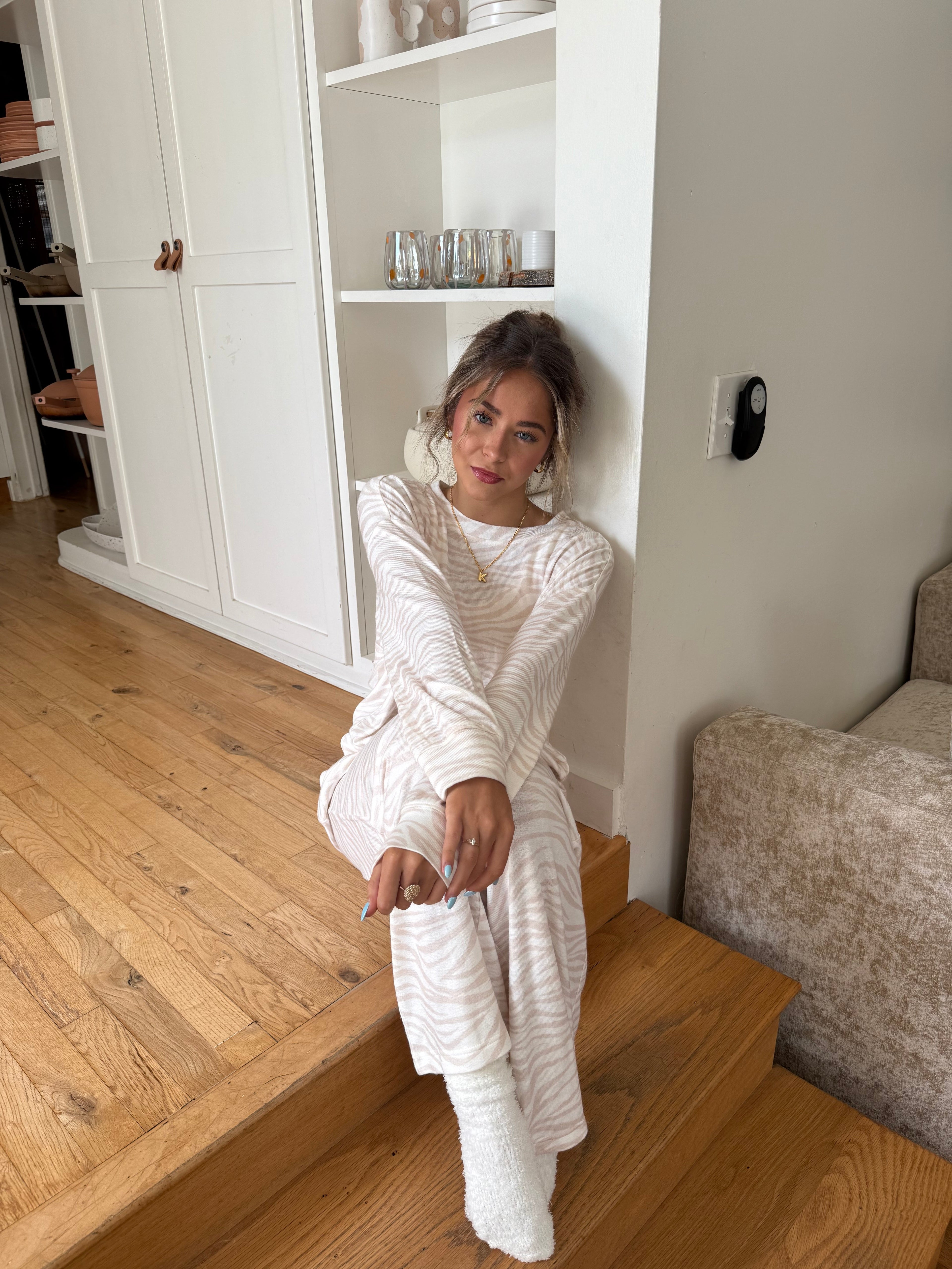 MAI CREW SWEATSHIRT - WHITE TIGER