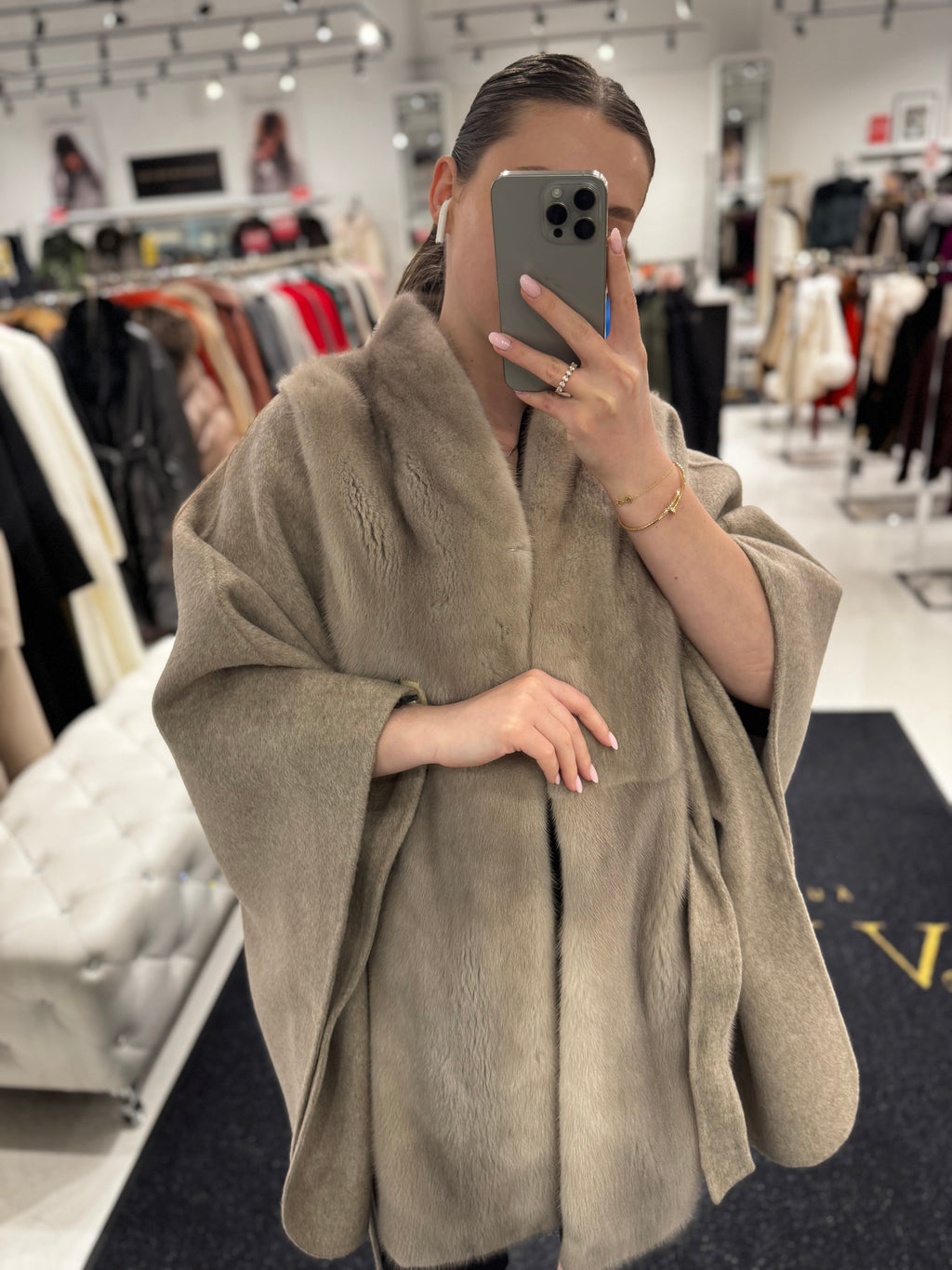 Luxury Double-Face Wool Poncho with Scandinavian Mink Fur