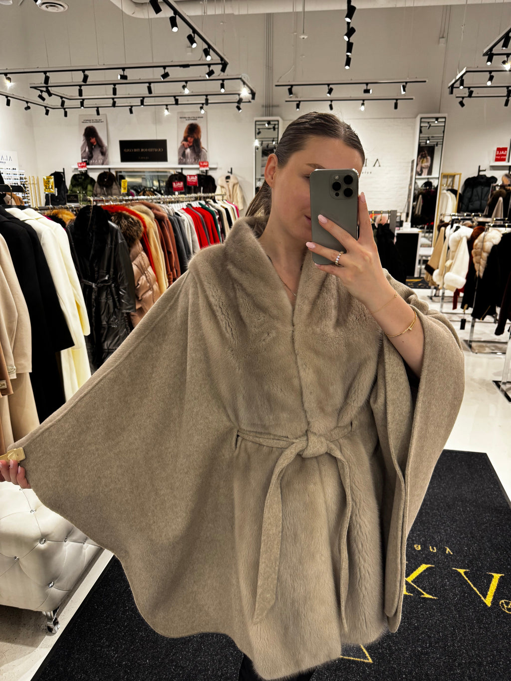 Luxury Double-Face Wool Poncho with Scandinavian Mink Fur