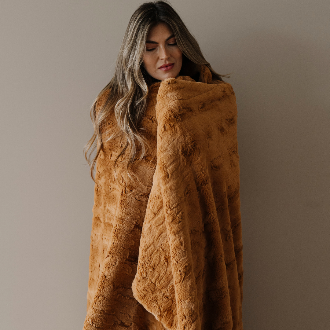 PATTERNED FAUX FUR THROW BLANKETS