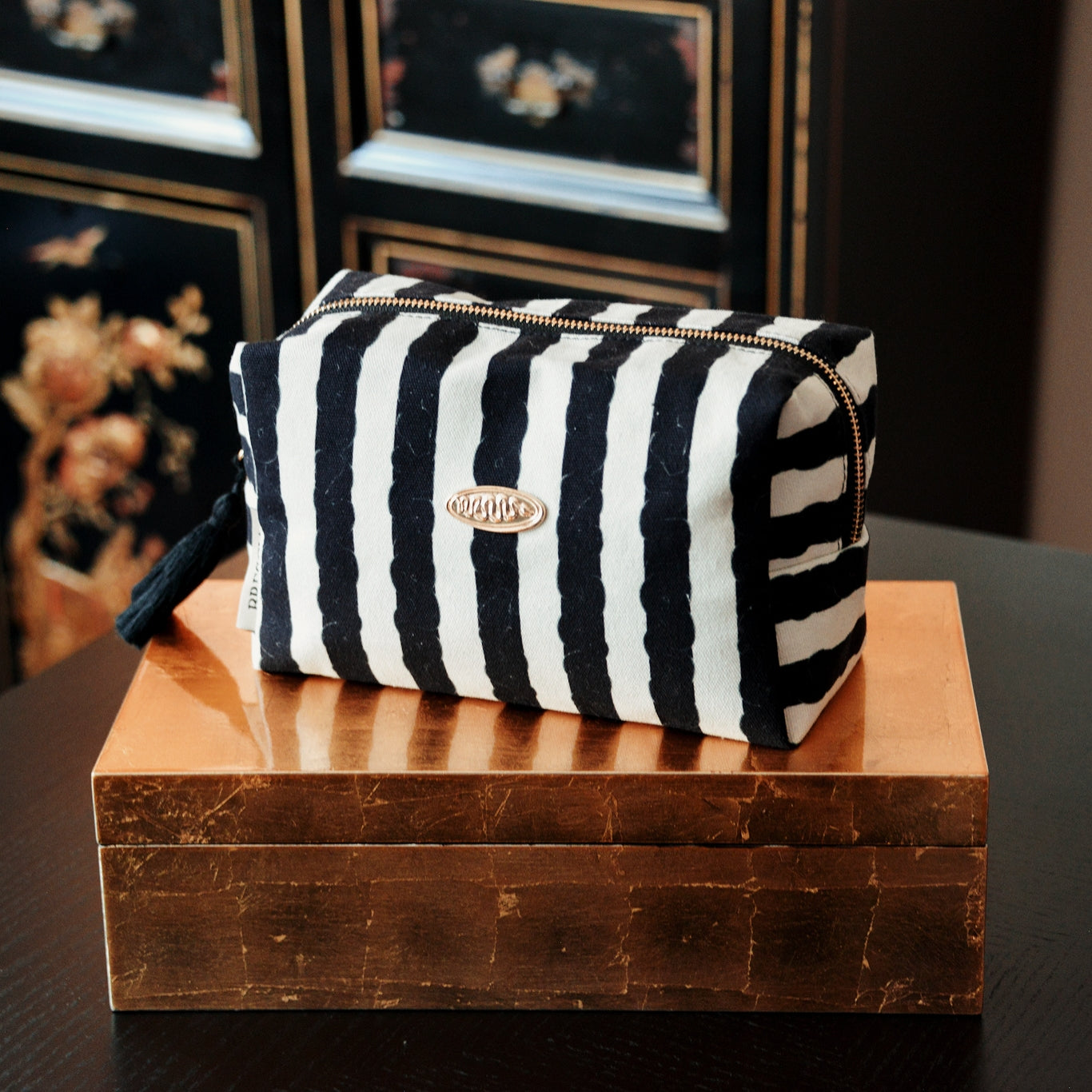SERPENTINE STRIPE TRAVEL BAG - BLACK
