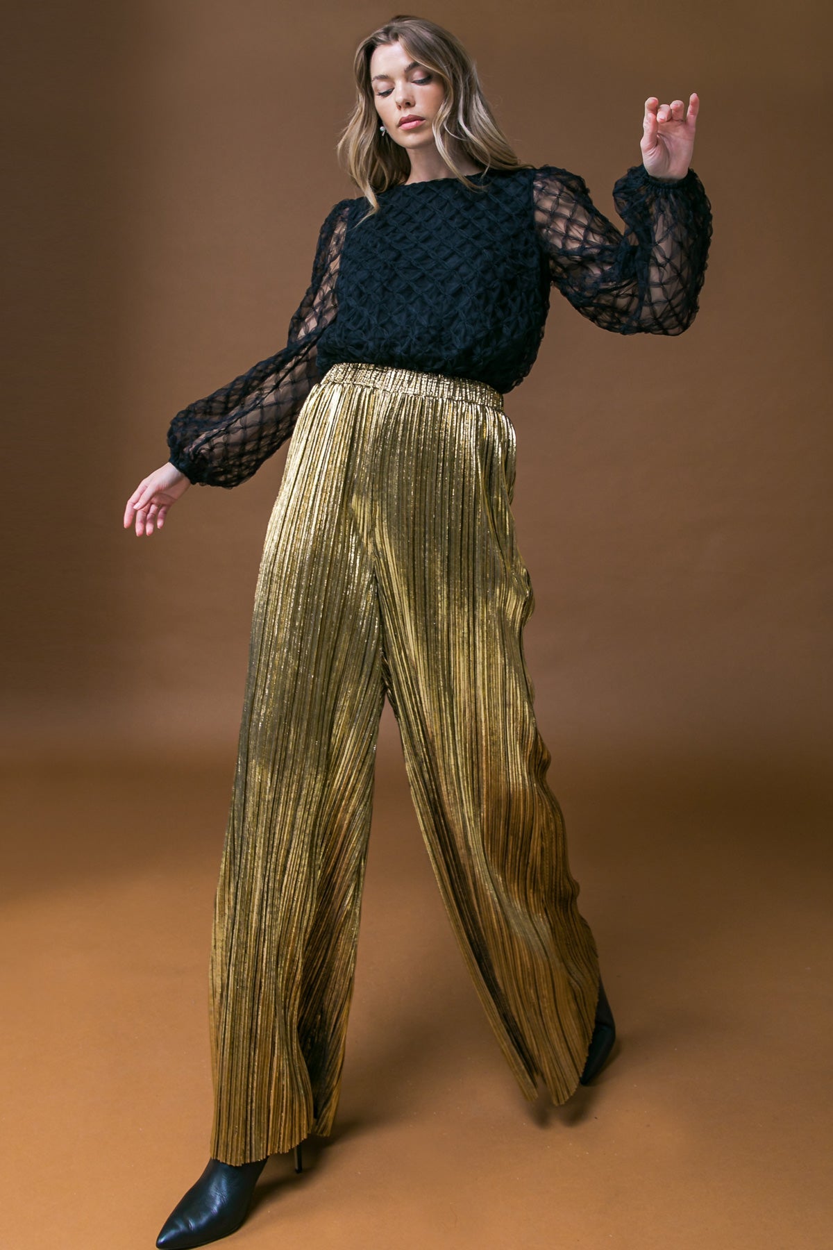 PORCH SWING KISSES WOVEN PANTS