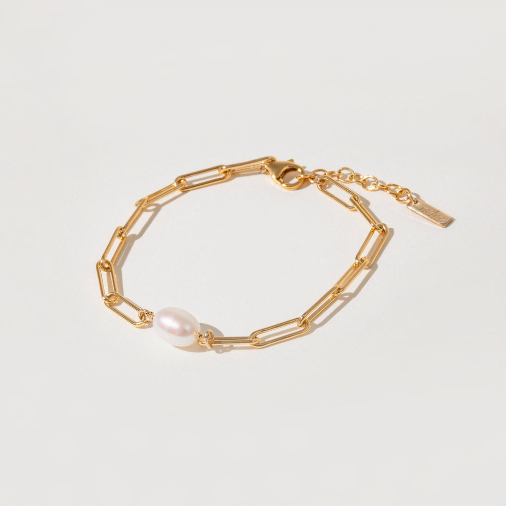 ADRIANA PEARL BRACELET