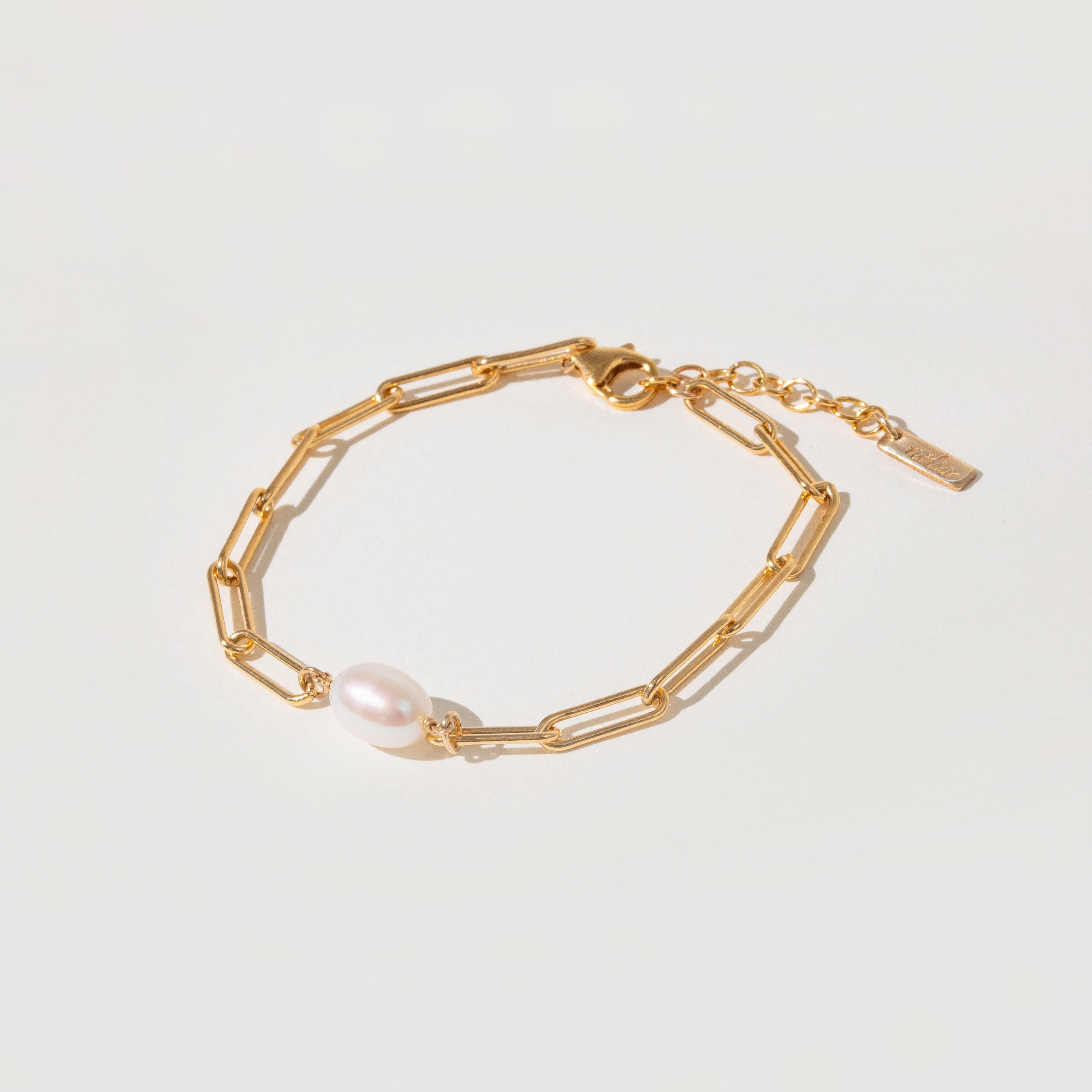 ADRIANA PEARL BRACELET