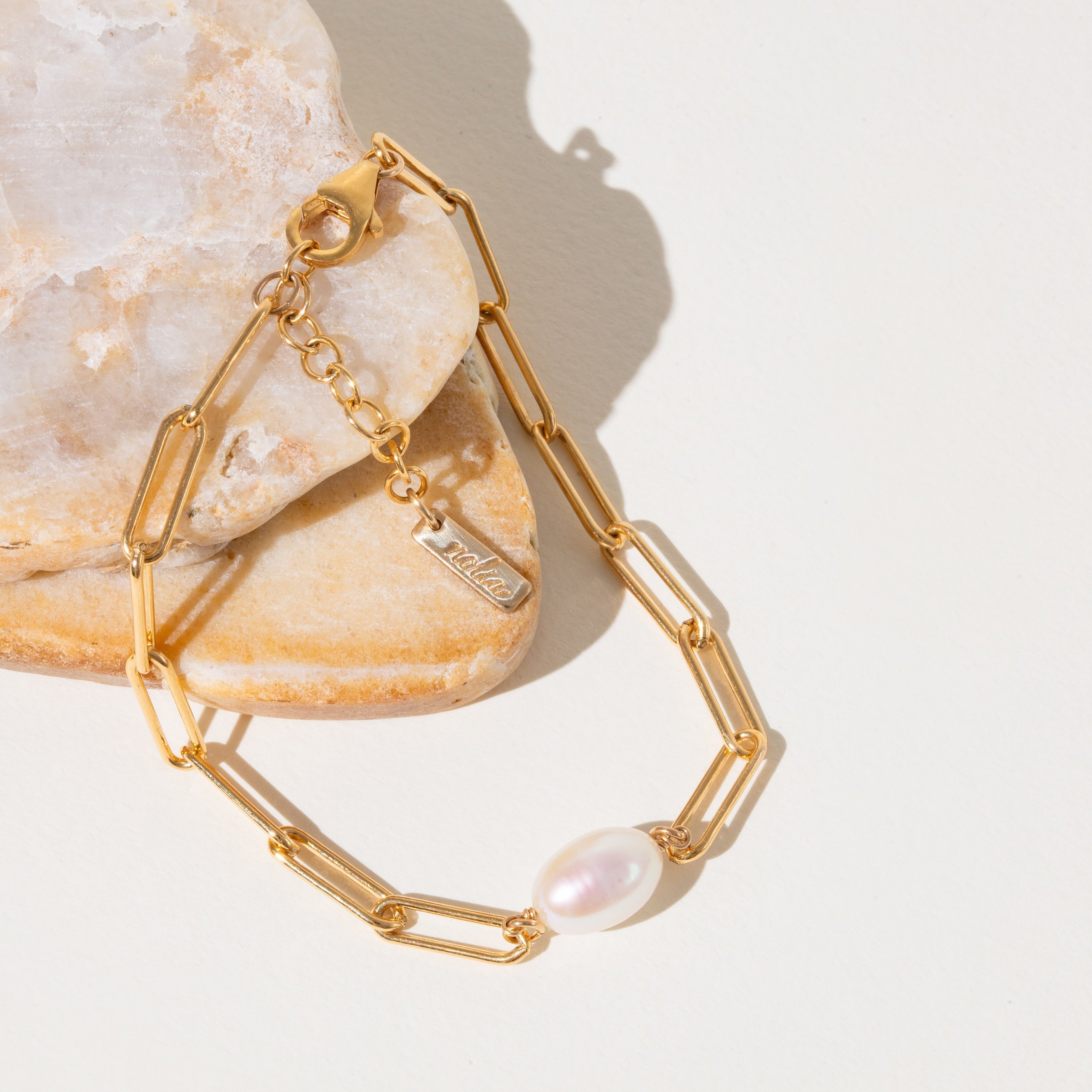 ADRIANA PEARL BRACELET