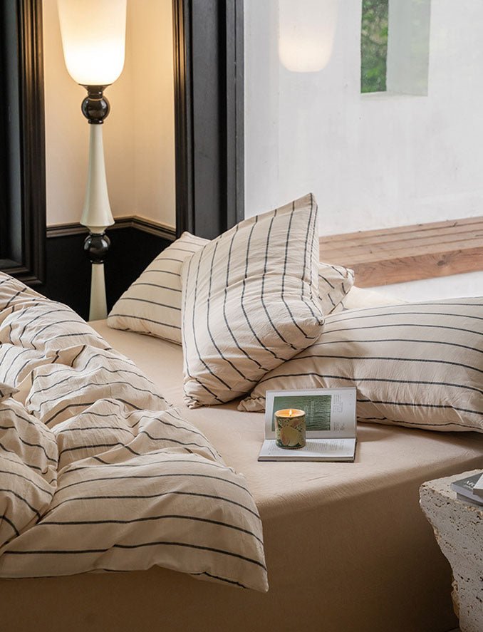 Minimalist Vertical Stripe Bow Ties Bedding Set / Gray